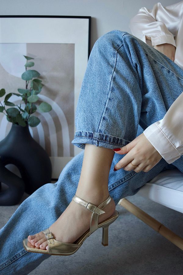 Lilac evening shoes top