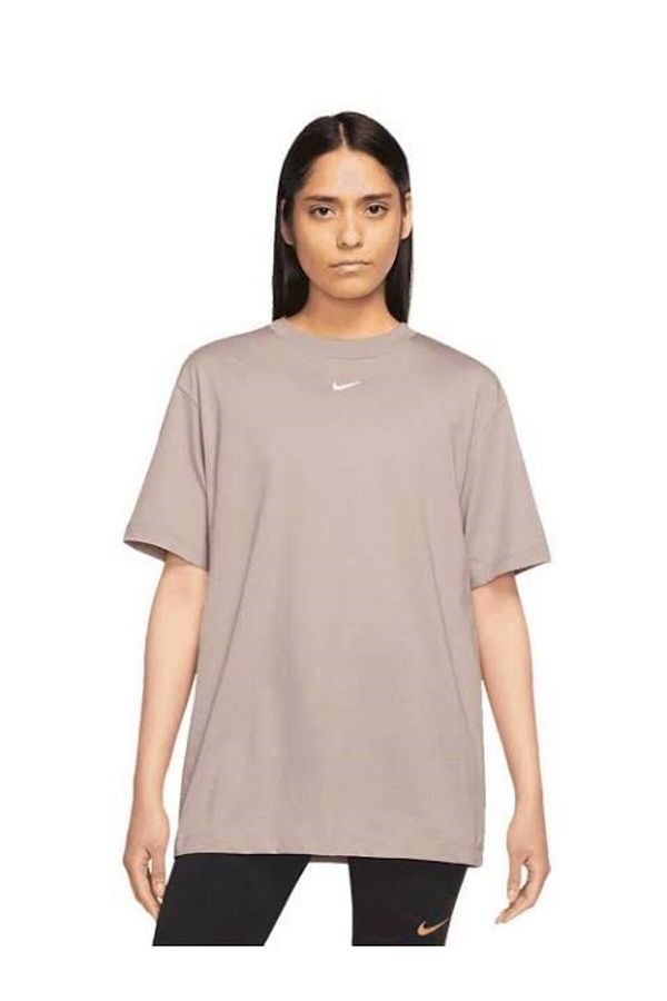 Nike Sportswear Essentials Women s T Shirt Trendyol