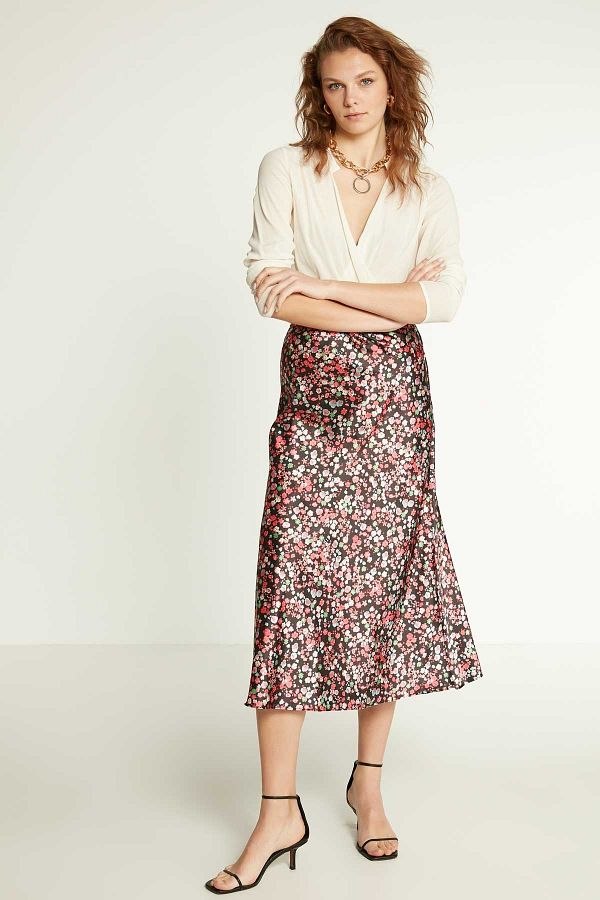 Vitrin-Crispy Flower Pattern Satin Skirt with Elastic Waist 1