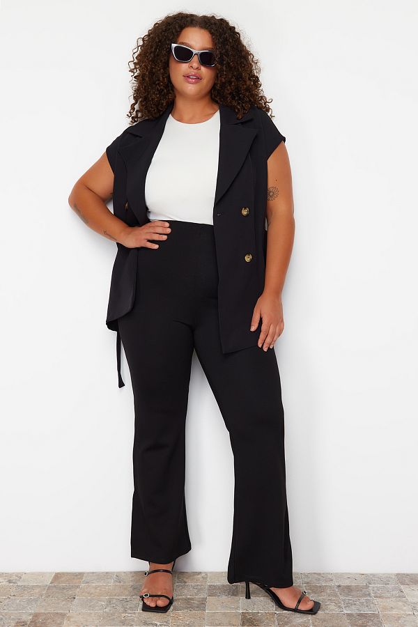 Trendyol Curve-Schwarze Strickhose mit spanischem Bein und hohem Bund und Seitenschlitz TBBSS23AR00035 1