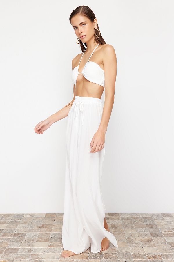 Trendyol Collection-Ecru gewebte Strandhose mit Schlitz TBESS24PL00013 1