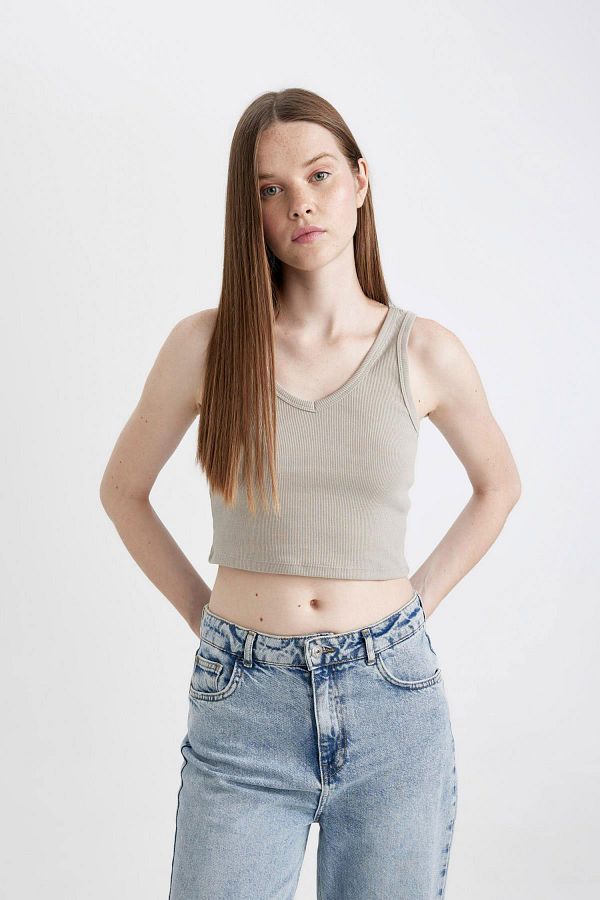 DeFacto-Fitted V-Neck Basic Plain Ribbed Camisole Undershirt B7028Ax24Sm 1