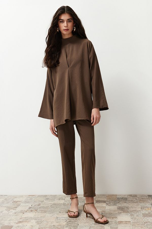 Trendyol Modest-Detaillierter brauner Webanzug mit Kragen – TCTSS24US00055 1