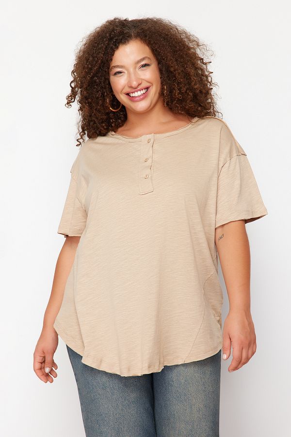 Trendyol Curve-Beige Button Detailed Boyfriend Pletené tričko TBBSS24BF00047 1