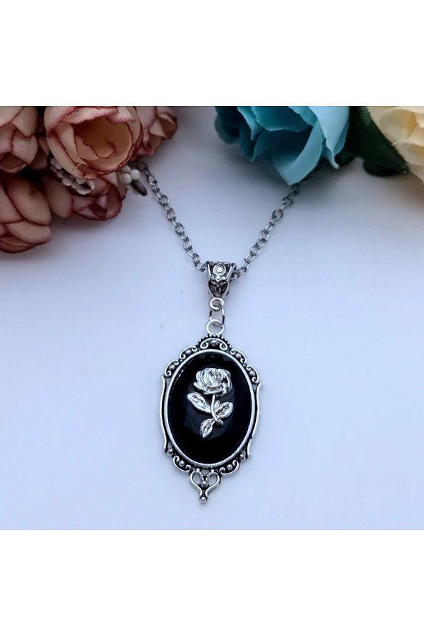 Herşey Nota-Gothic Victorian Rose Detail Painting Necklace 1pc Black Necklace 1