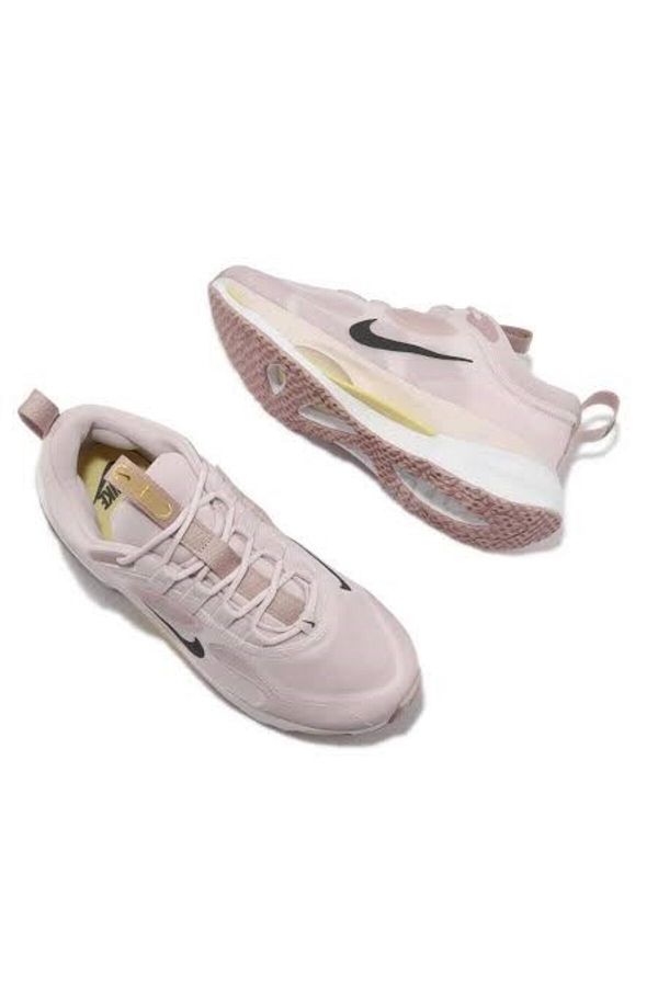 Nike beige sneakers womens top