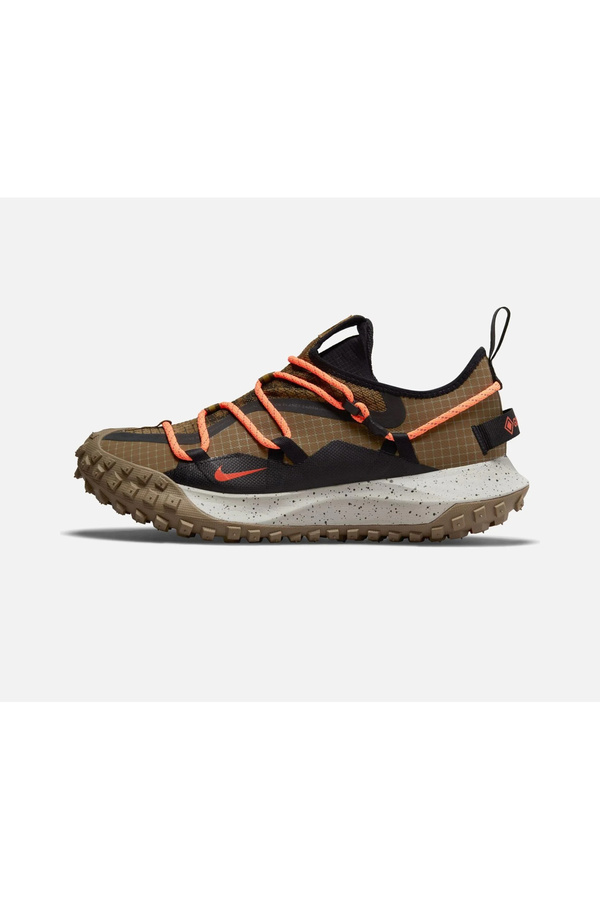 nike acg mountain fly low waterproof