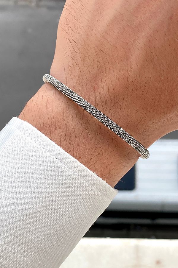 Luxury wristbands online
