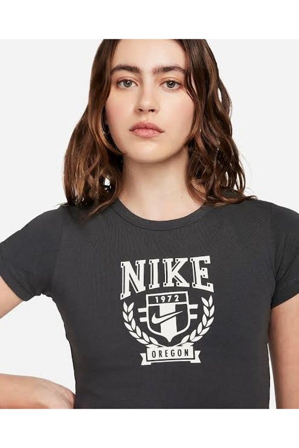 Nike Varsity Women s T Shirt Sportswear Short Sleeve FZ0236 060 Trendyol