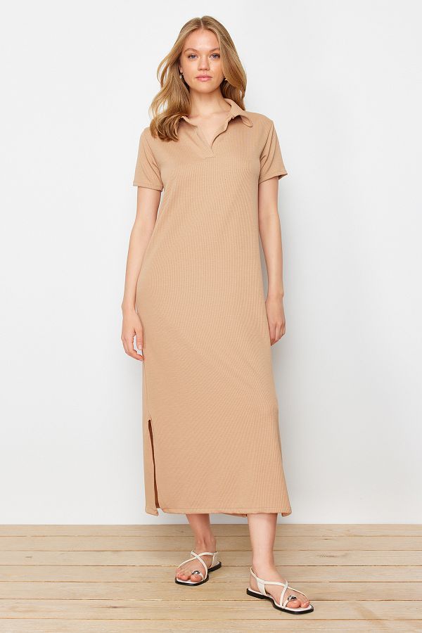 Trendyol Collection-Beżowa Sukienka Midi z Dzianiny Kołnierzykiem Polo Koktajlowa/Normalny Krój TWOSS24EL01012 1