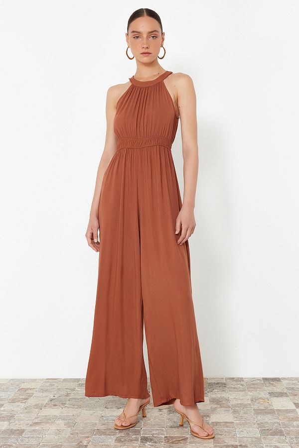 Trendyol Collection-Mini-Jumpsuit aus Webstoff mit Zimtblumenmuster und Kordelzugdetail an der Taille TWOSS23TU00121 1