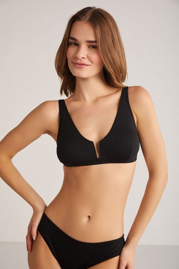 Kom-Solid Color Detachable Covered Edrev Bikini Set - Triangle Design 1