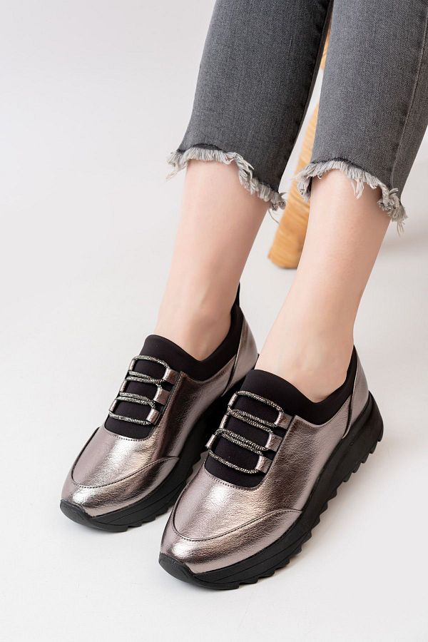 Laceless women's shoes hot sale