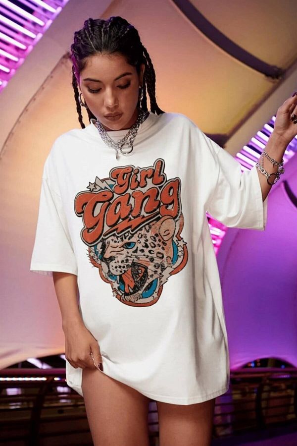 Teenage Millionaire Women s Girl Gang White Oversize T shirt K2118 Trendyol