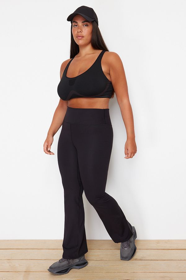 Trendyol Curve-Yoga-Sportstrumpfhose aus weichem Stoff mit spanischem Bein – Schwarz mit Pinsel TBBSS24AY00004 1