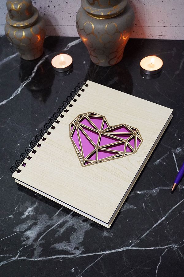 markcat-Heart Patterned Notebook with Wooden Cover - Unlined Diary Agenda - A5 Memory Book 1