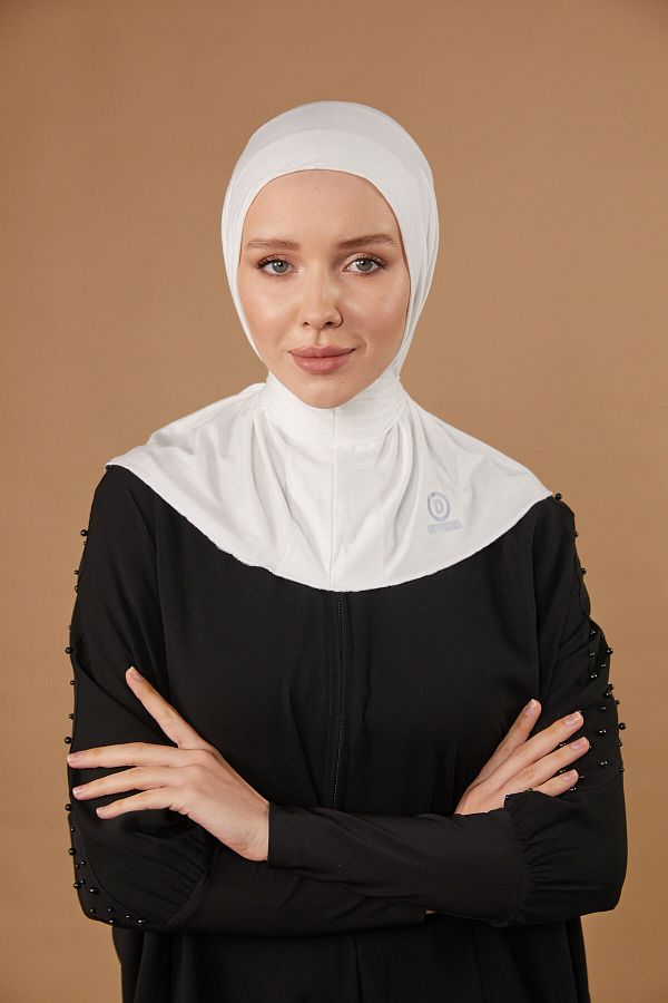 Differenza-Ecru Color Countess Design Bonnet 1