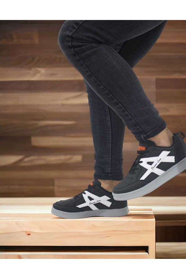 Flexible sports shoes store