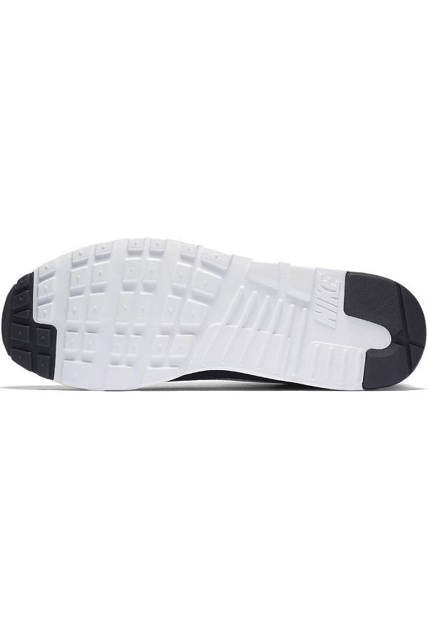 Nike tavas original price shop
