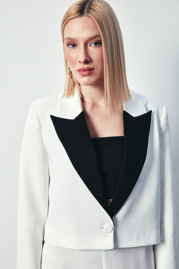 Sateen-Contrast Short Jacket - Ecru 1