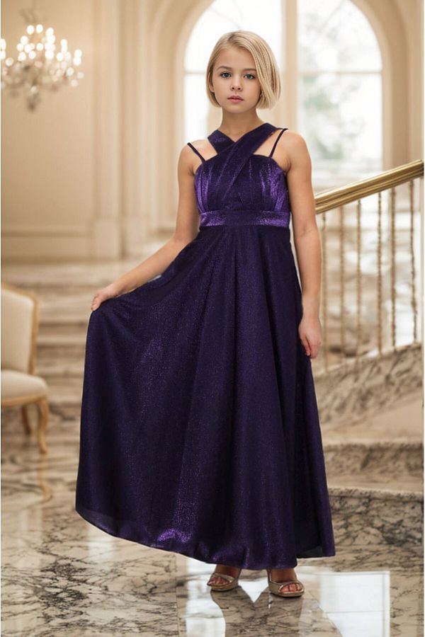 Teenage girl gown shop