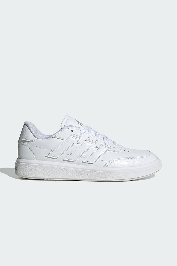 Stylish black tennis shoes hotsell