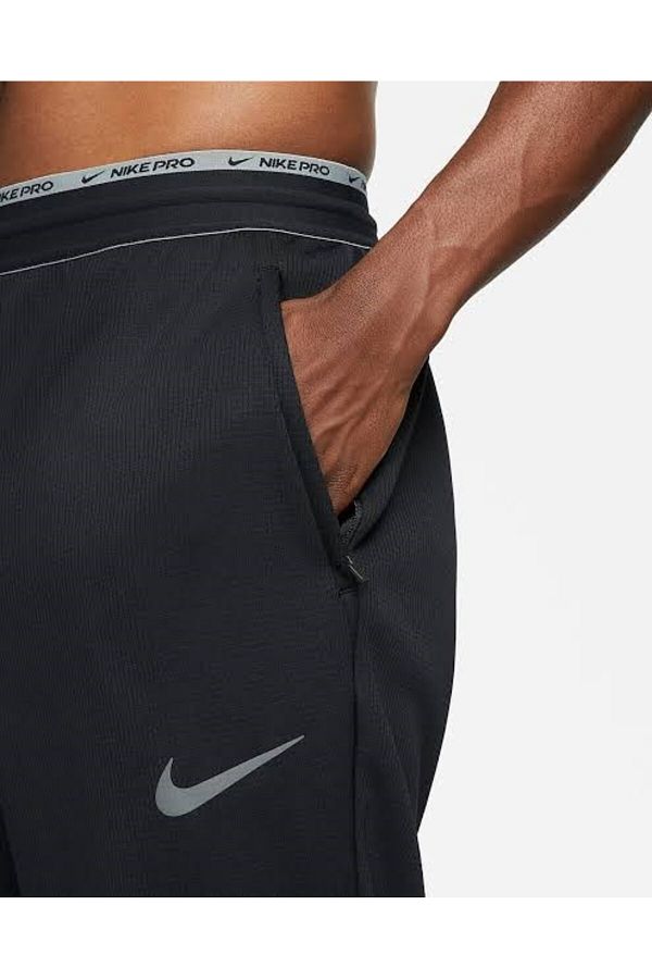 Nike Therma FIT Men s Fitness Sweatpants Therma Sphere Trendyol