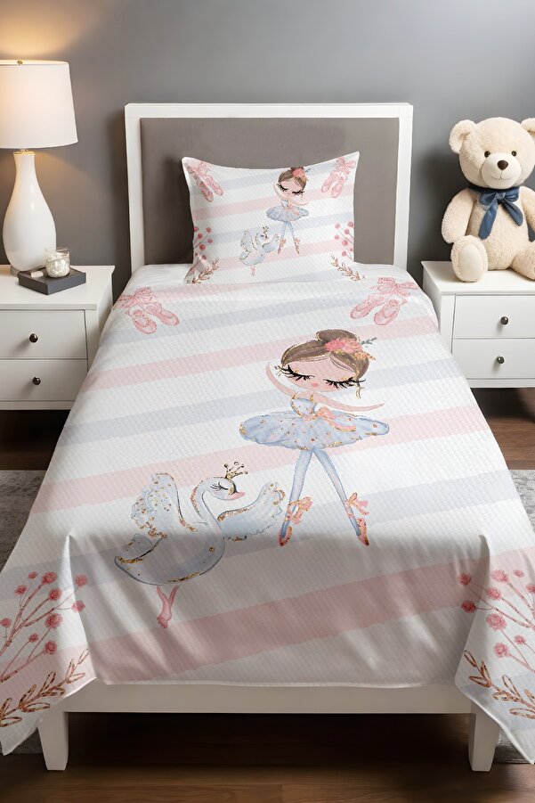 Evpanya Altın Kuğu ve Balerin Desenli Pike Seti (160x230cm)