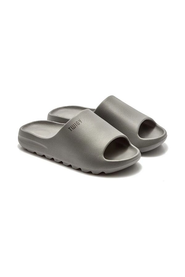 Yeezy tw 2025