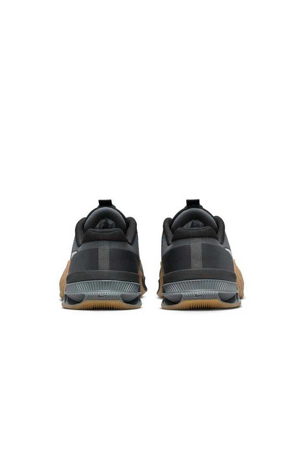 Nike metcon black gum sole top