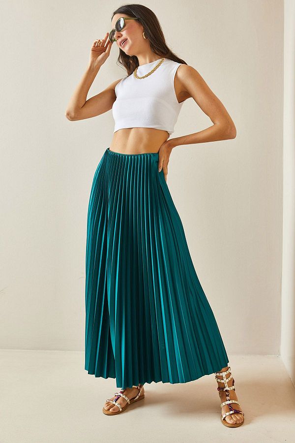 Emerald green pleated skirt deals
