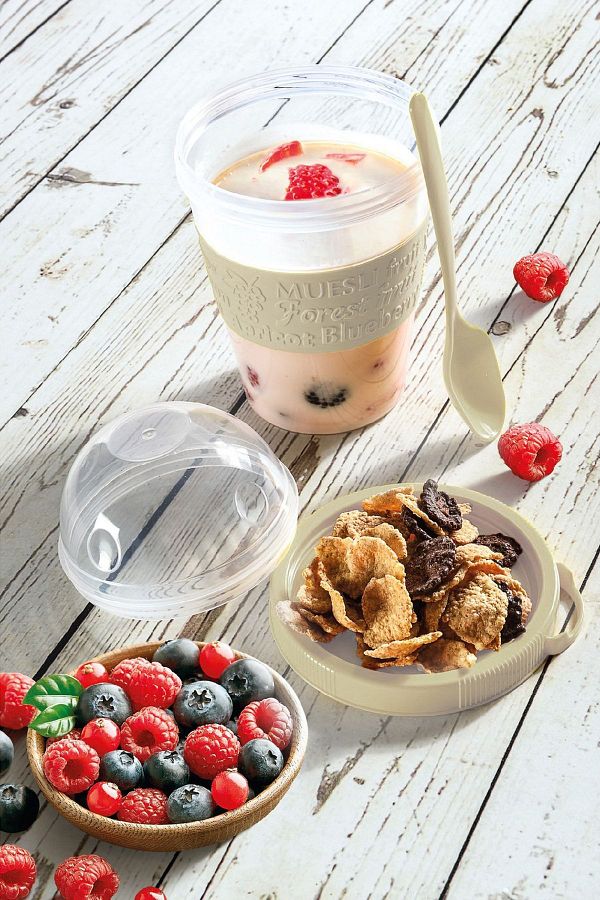 Vienev-Take'n Go Yogurt Container with Lid and Spoon 1