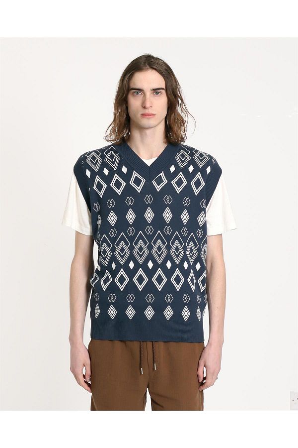 Peraluna Far Afield PINTO KNITTED VEST DIAMONDS V Neck Diamond Pattern 100 Organic Cotton Men s Knitwear Jumpers Trendyol