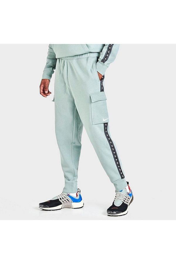Basic nike joggers hotsell