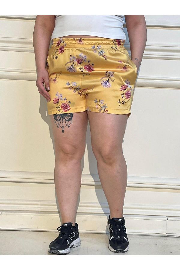 DISENTIS MODEST-Yellow Satin Flower Pattern - Large Size Shorts with Pockets and Elastic Waist 1