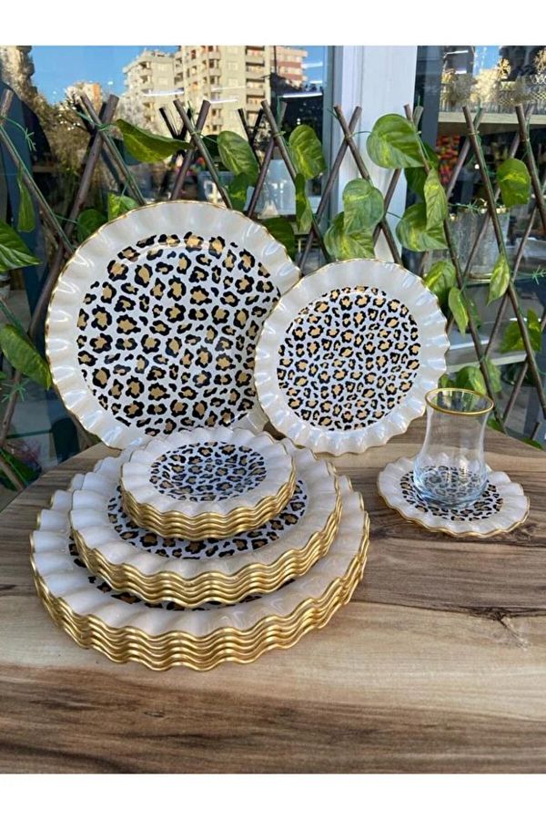B&M-Leopard Patterned Folded Breakfast Set with Handles 24 Pieces 1