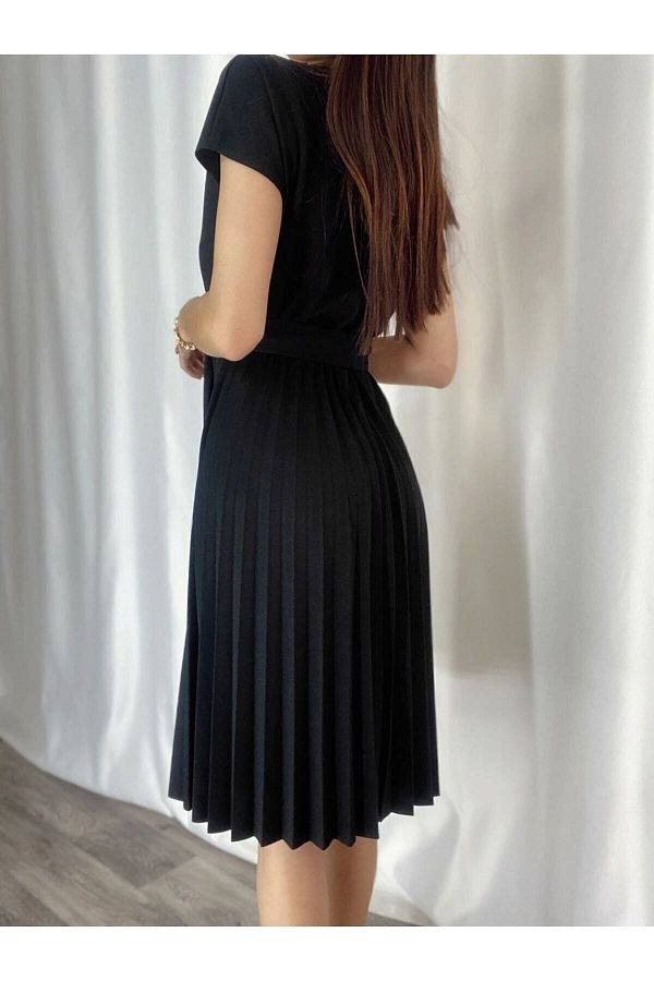 Black pleated mini skirt evening gowns best sale