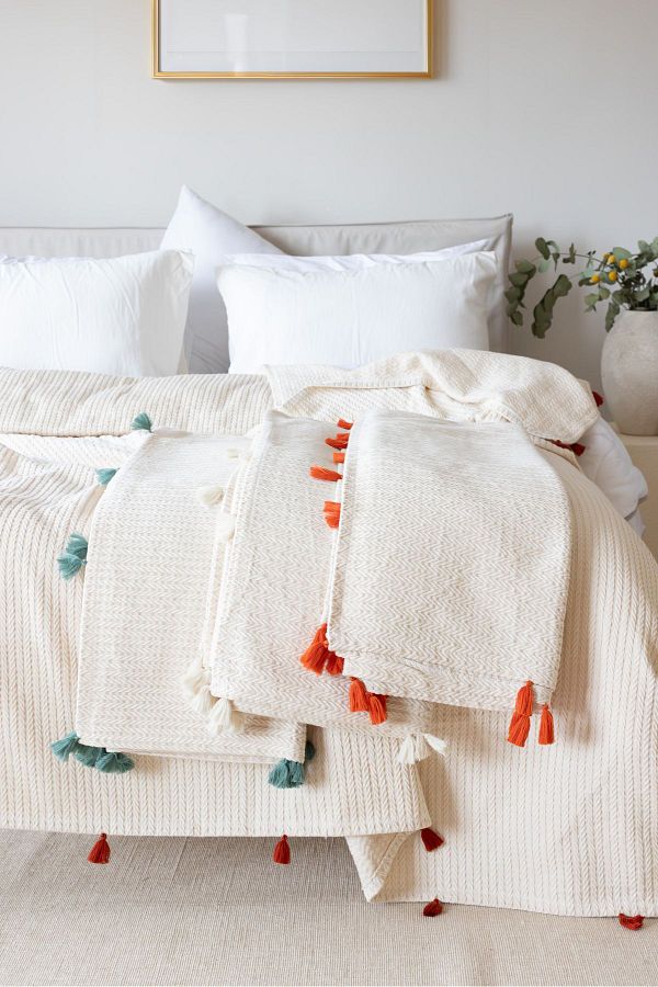 Knitted bedspread outlet
