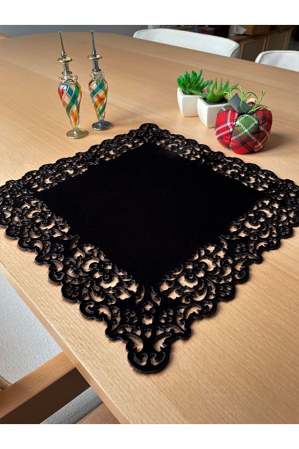 Ergüven Home-Set de 6 farfurii pătrate din țesătură din catifea neagră 35x35cm 1