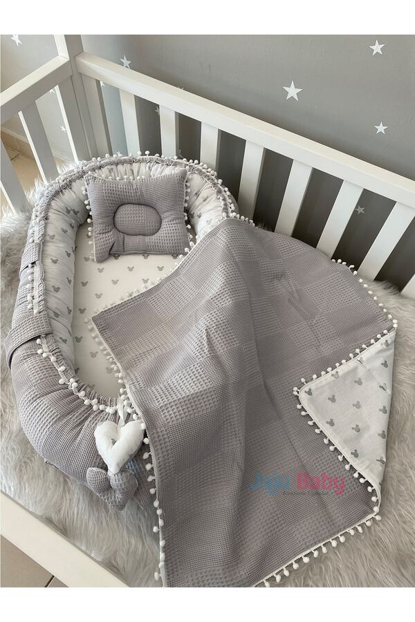 Jaju Baby Babynest Gri Wafle Pike Kumaş Micky Tasarım Ponponlu 3'lü Jaju-babynest Set