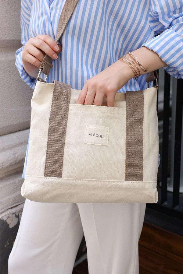 Cleo women's canvas messenger bag 2025