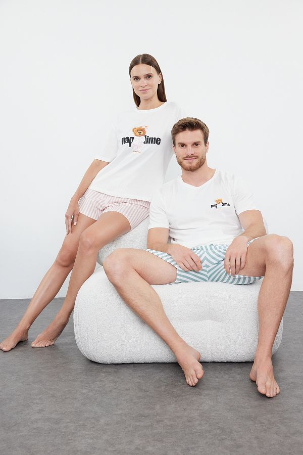 Trendyol Collection-Grünes, ecrufarbenes, gestreiftes, doppelt gestricktes Baumwoll-Pyjama-Set – normale Passform TMNSS24PT00017 1