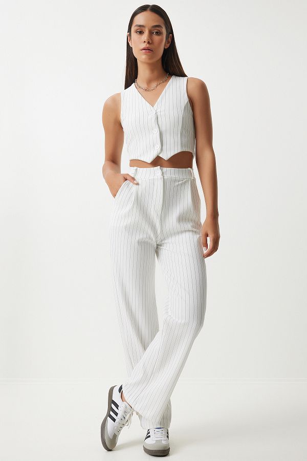 Happiness İstanbul-Weißes Nadelstreifen-Set aus Strickweste und -hose für Damen - MC00287 1