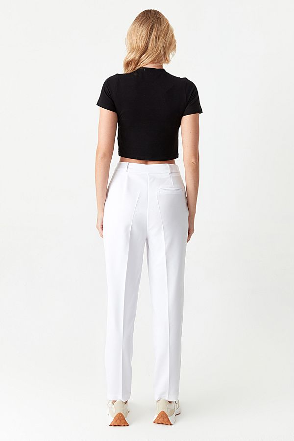 White cigarette pants 2025