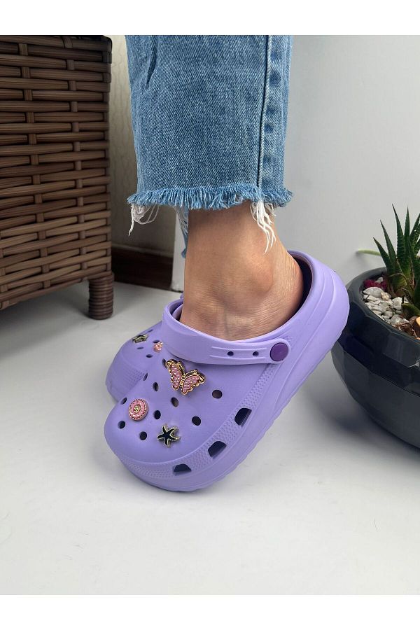 Stylish beach shoes store