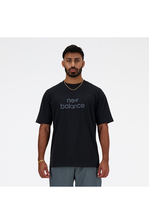 New Balance Sport Essentials Black Linear T Shirt S S Trendyol
