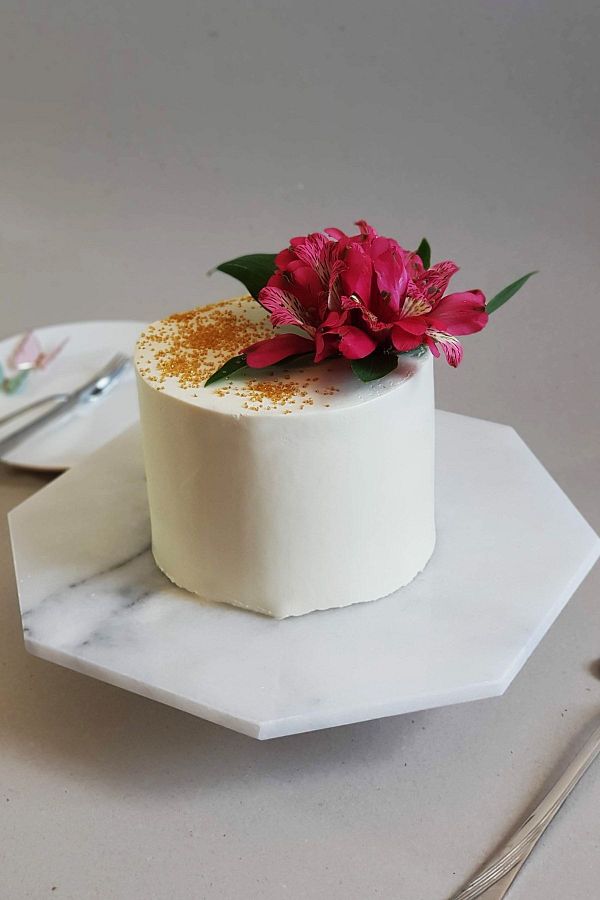 ioadesign-Icon Model - Real Marble Octagonal Stand - Cake, Cake, Cheese Stand 1