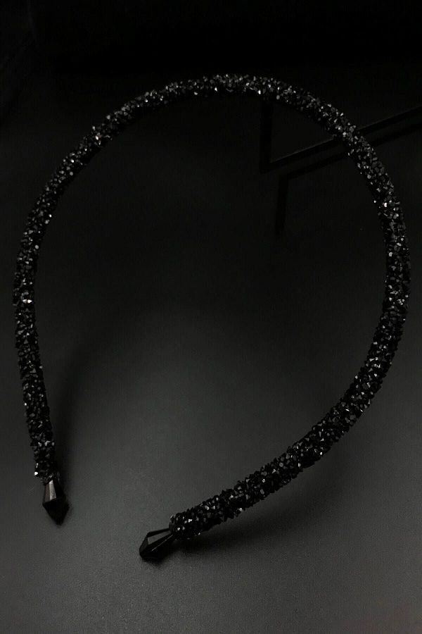 Chehra Design-Black Color Crystal Daily Use Crown 1