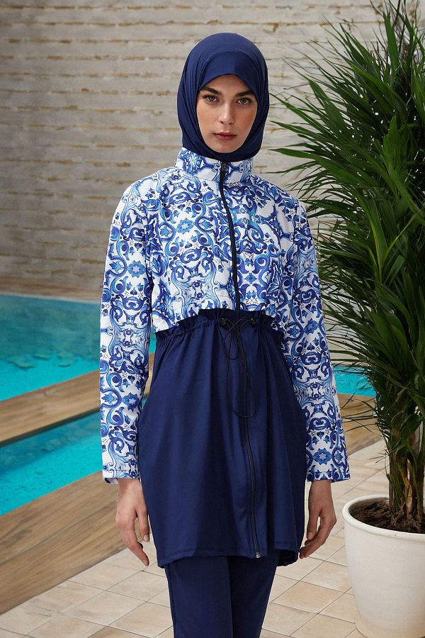 Trendyol Modest-Blaues, vollständig bedecktes, 4-teiliges, gemustertes Badeanzug-Set TCTSS23CF00036 1