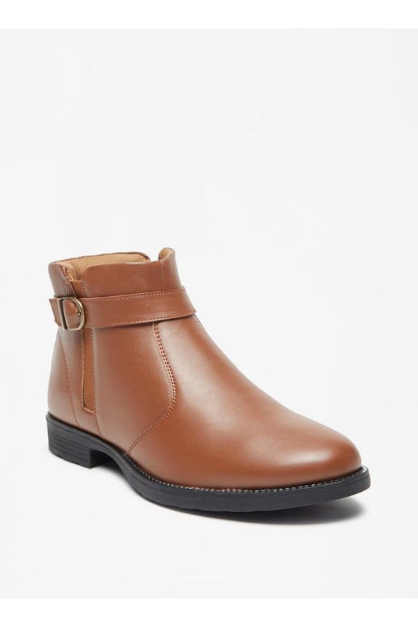 LBL by Shoexpress-Solid Chukka Boots with Zip Closure 1